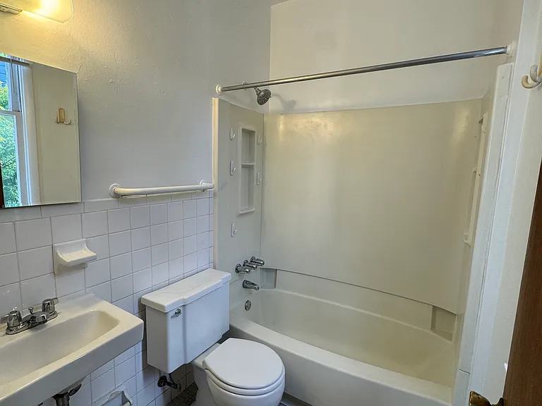 1139 Lombard St #2F — Photo 10