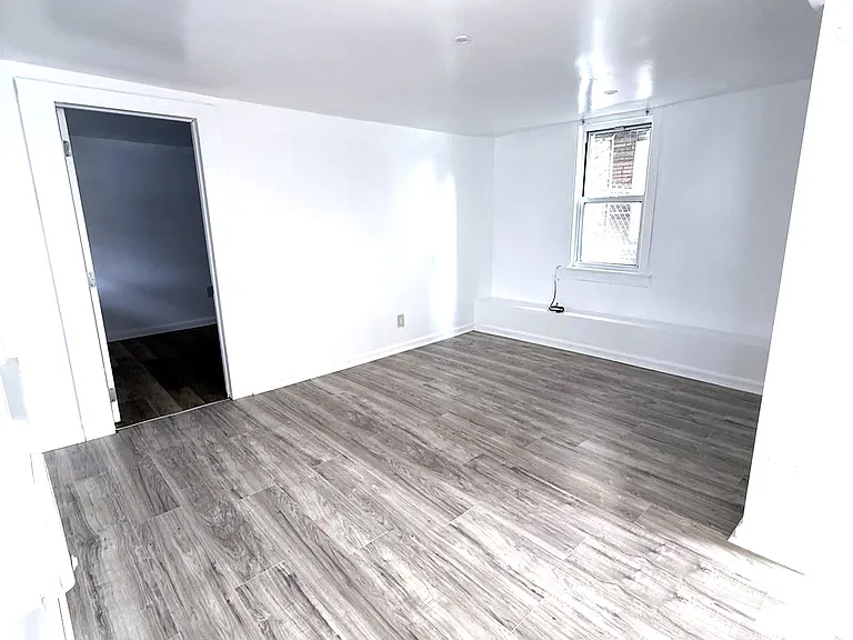 472 2nd St #1 — Photo 4
