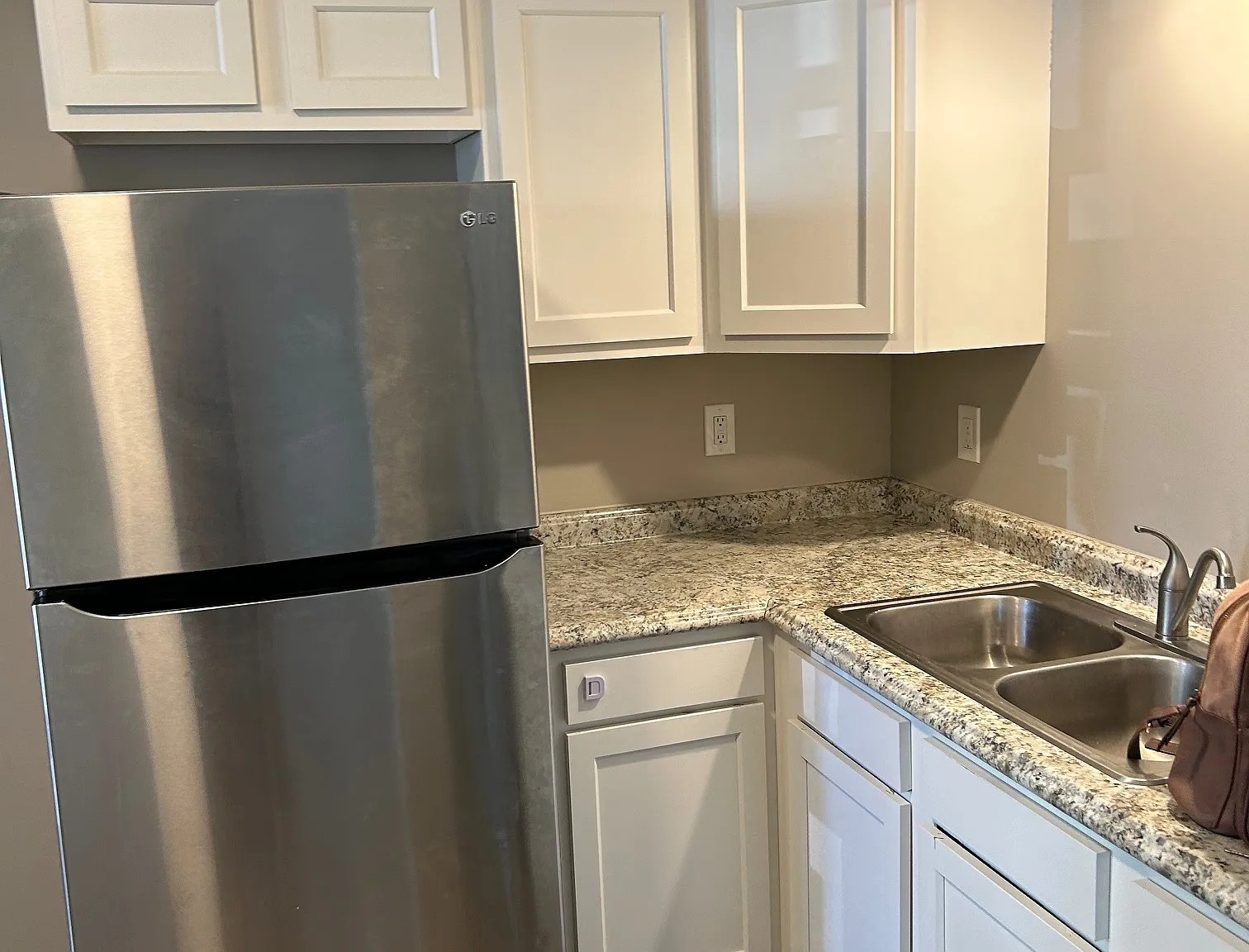 2 bed, 800 sqft, $925 — Photo 2