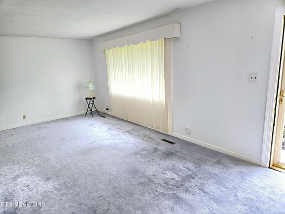 5th image of 1138 Park Hill Cir