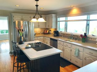 1403 Sunset Dr, Signal Mountain, TN 37377