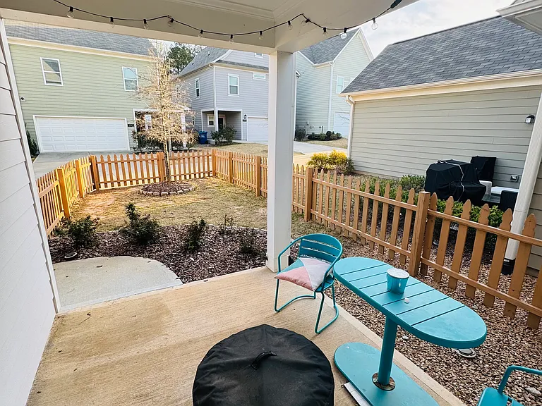 1796 Sanford Ln NW — Photo 3