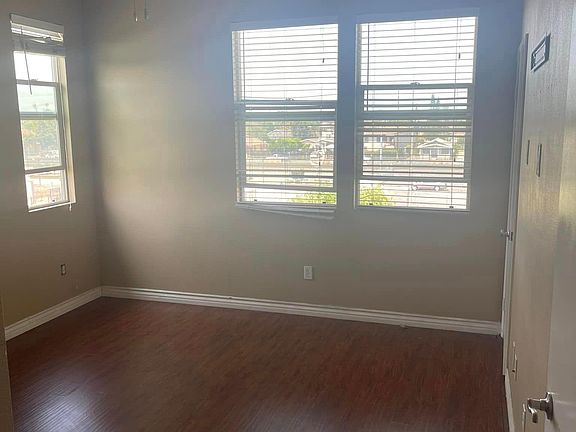 5th image of 500 N Willowbrook Ave Unit I-1