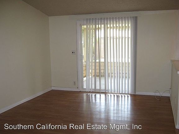 3rd image of 27435 Walnut Springs Ave