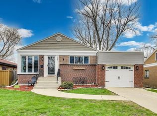 1541 Ostrander Ave, La Grange Park, IL 60526