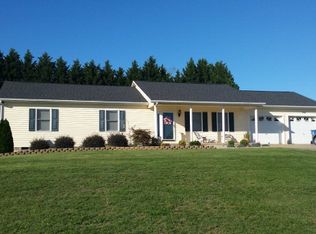 1706 Acorn Ave, Hudson, NC 28638