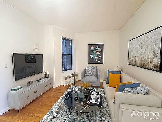 4th image of 231 Henry St