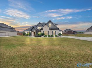 372 Spencer Lakes Dr, Meridianville, AL 35759