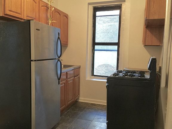 5th image of 305 Ocean Ave #D9