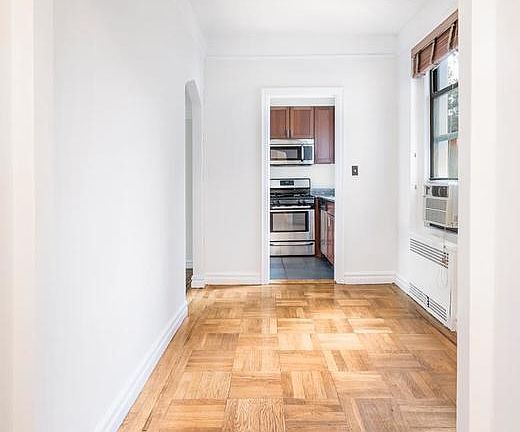 4th image of 129-131 W 89th St APT 42