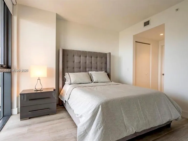 121 NE 34th St #3105 — Photo 5