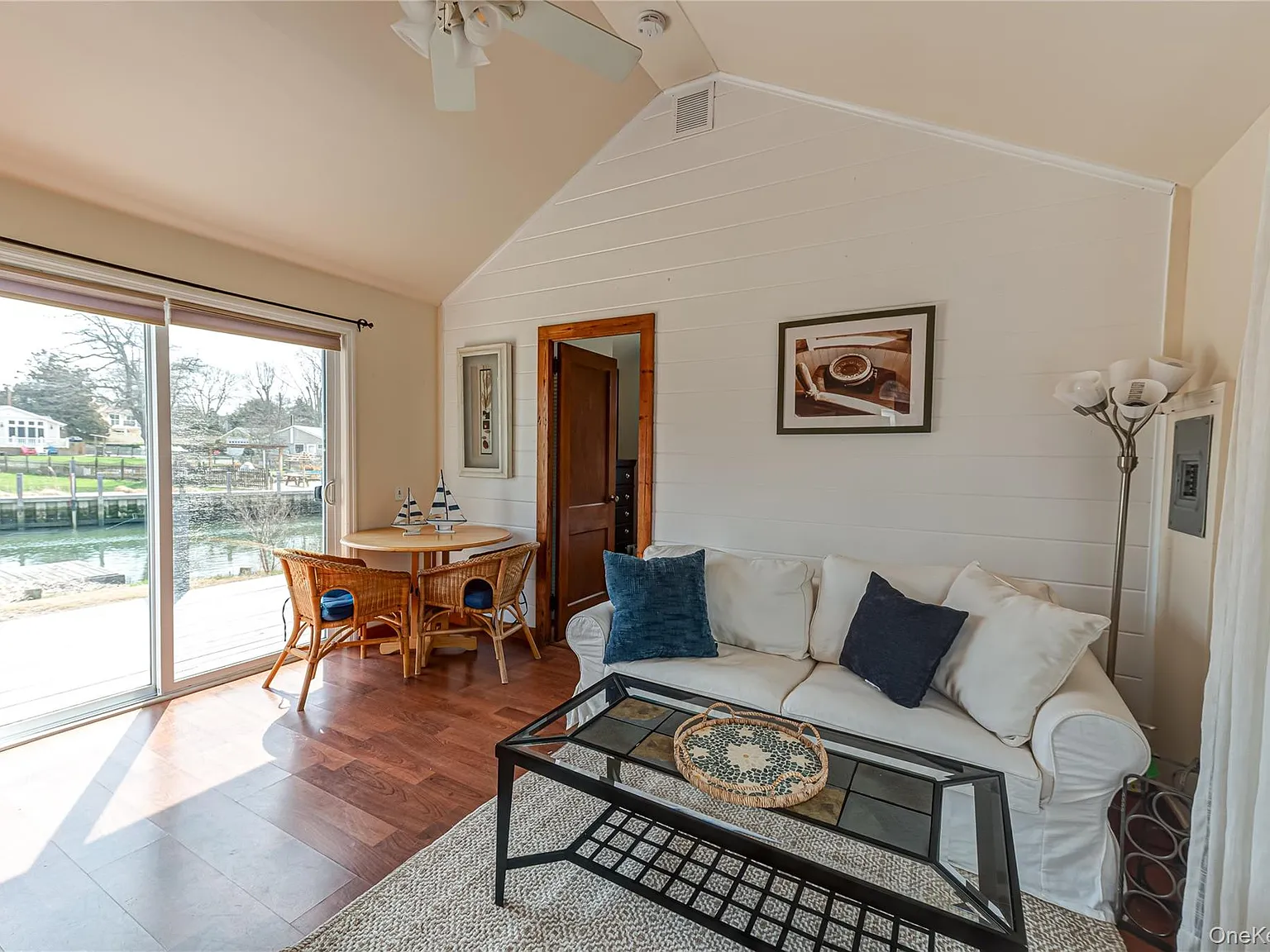 1 bed, 1.0 bath, 650 sqft, $22,000 — Photo 2