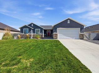 1197 E Raven Way, Eagle Mountain, UT 84005