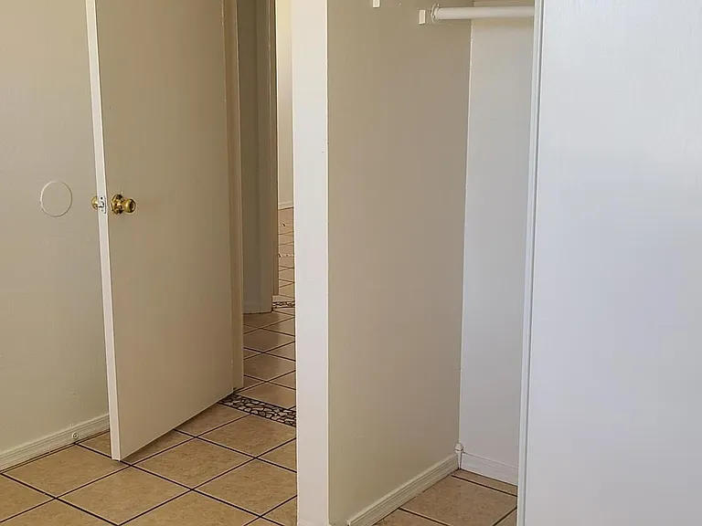 6111 W Cambridge Ave — Photo 14