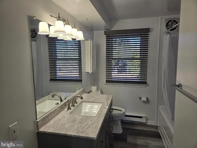 311 E Park Ave — Photo 8