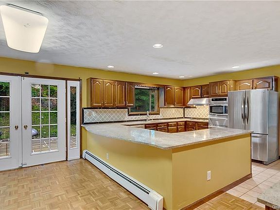 2nd image of 1 Chester Ct