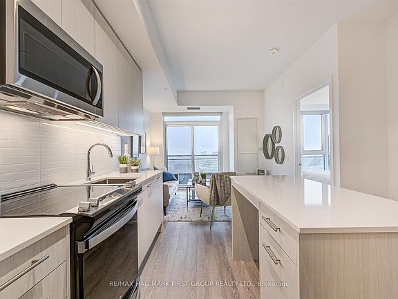 4th image of 286 Main St #1017