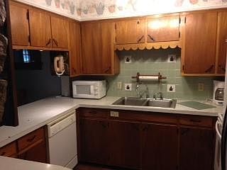 3rd image of 85 E Granville St