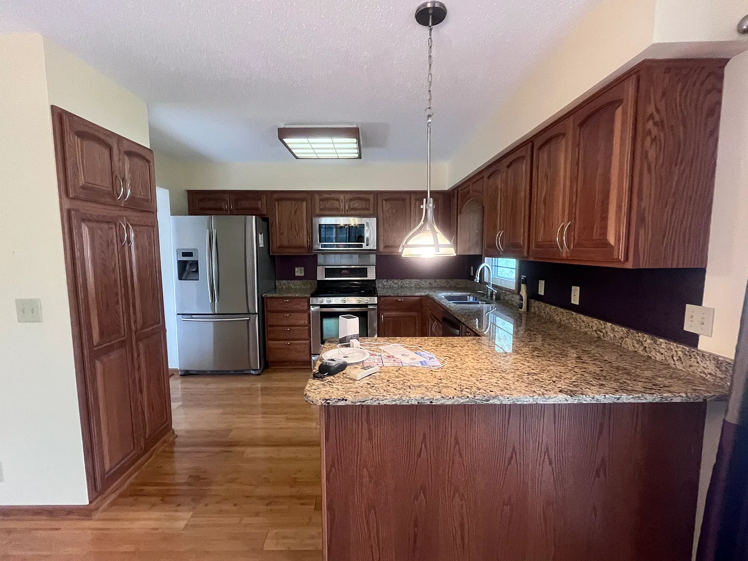 4 bed, 2545 sqft, $3,200 — Photo 2