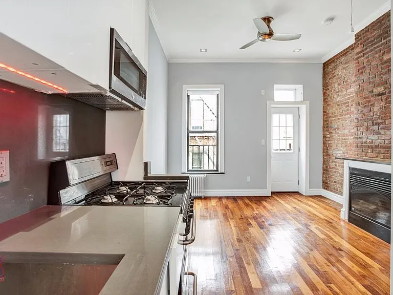 53 Leroy St #R3C — Photo 5
