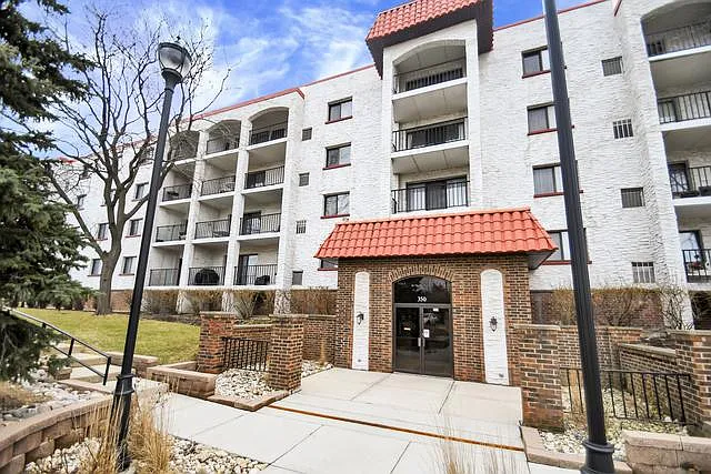475 Plum Creek Dr #107