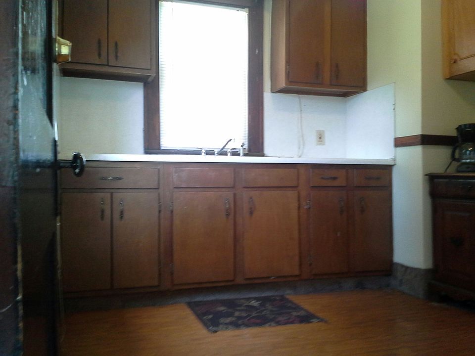 2nd image of 3546 W 65th St