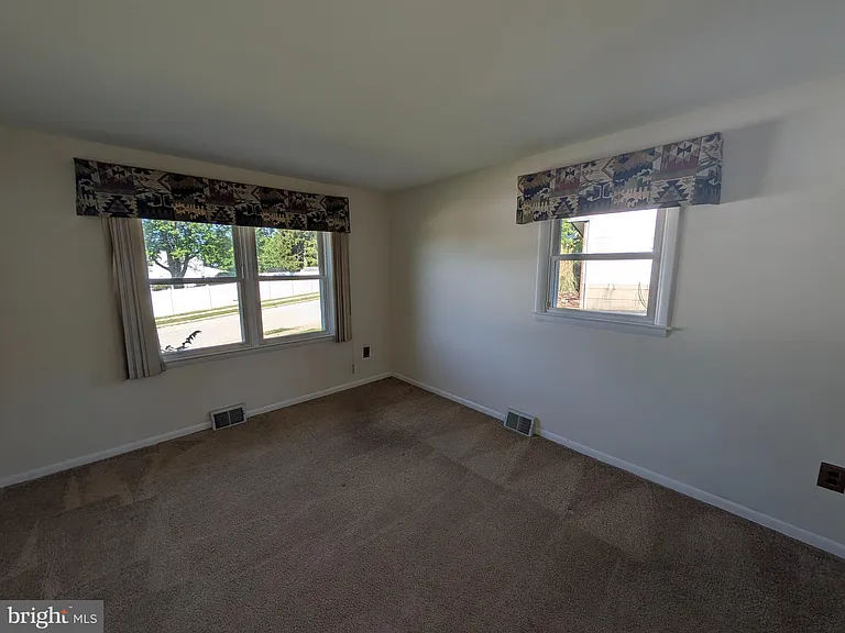 14 Westwood Cir — Photo 11