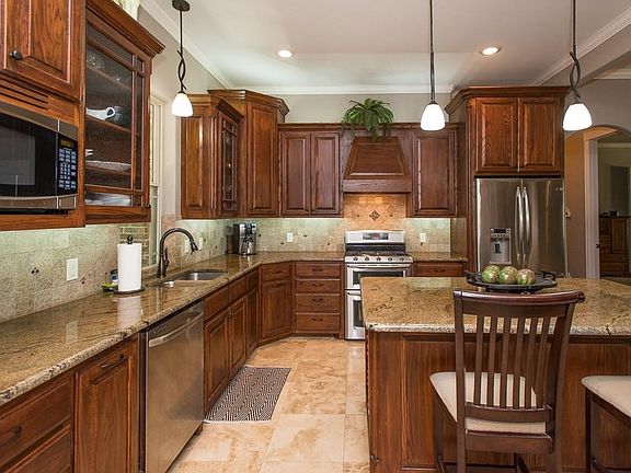 3rd image of 6971 Waters Edge Dr