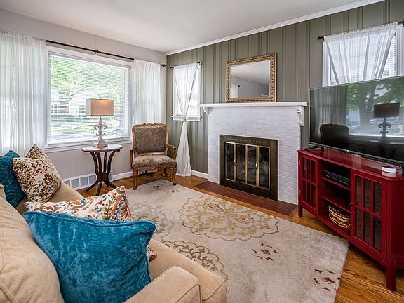 5th image of 3052 Nadina Dr