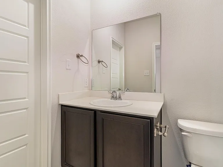 2413 Siskiyou St — Photo 22