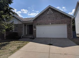 425 Tailfeather Dr, Shiloh, IL 62221