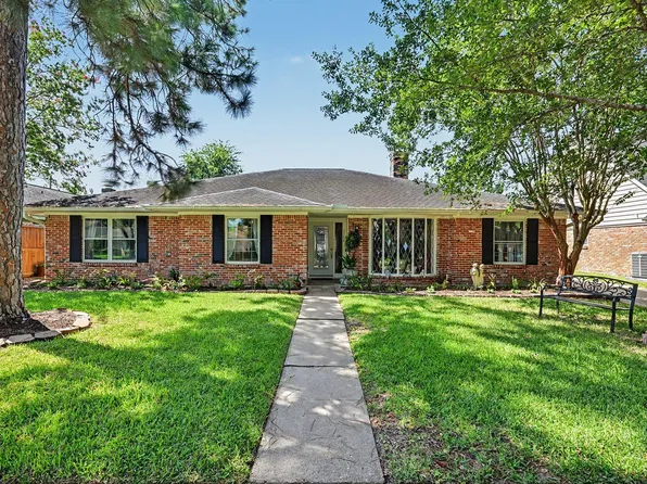 7719 Burning Hills Dr, Houston, TX 77071
