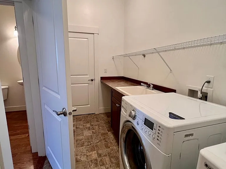 3875 Cameron Dr NE — Photo 31
