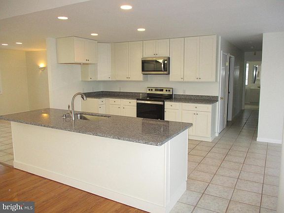 5th image of 34 Robin Lea Ln