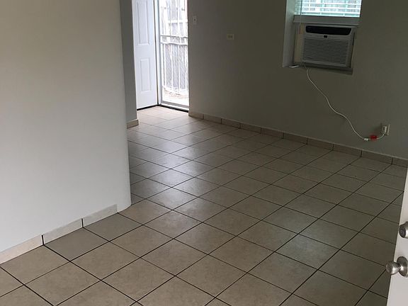 3rd image of 3426 Meredith St