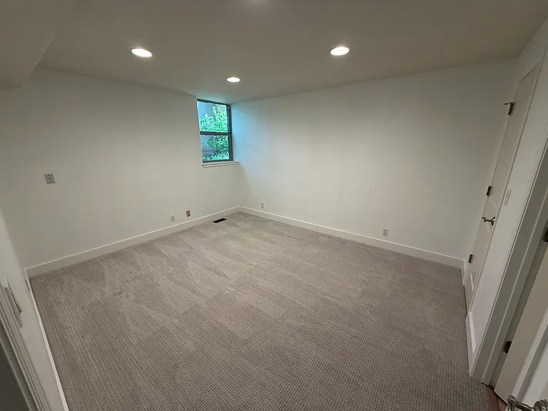 1825 S Foothill Dr — Photo 14