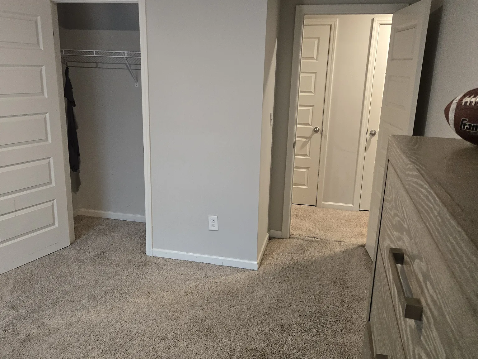 3 bed, 2.5 bath, 1600 sqft, $850 — Photo 3