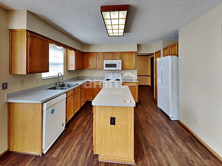 12098 Mallard Pond Dr — Photo 3
