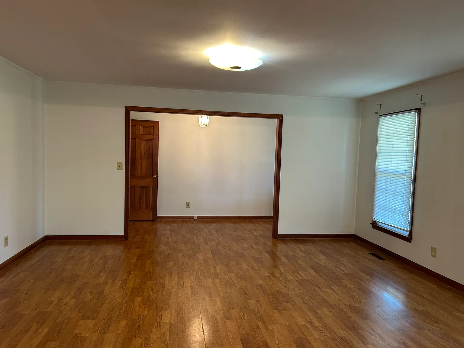 3 bed, 2160 sqft, $1,500 — Photo 3