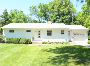 540 9th St S, Bird Island, MN 55310