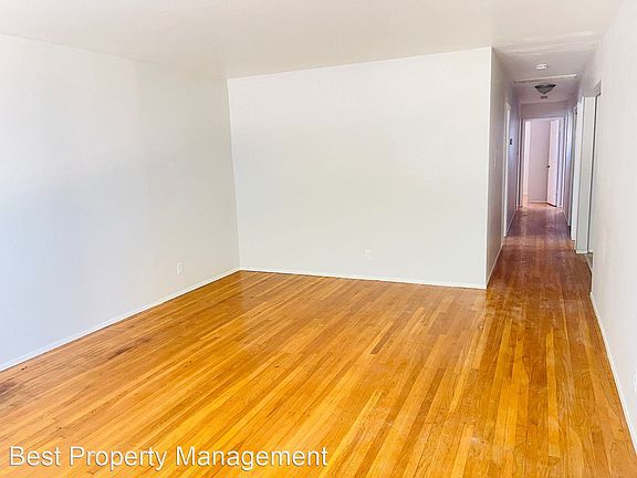 4th image of 5120 Belle Dr