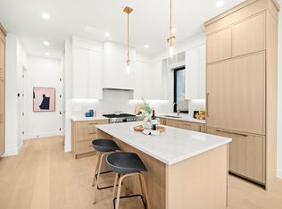 2965 Glen Dr, Vancouver, BC