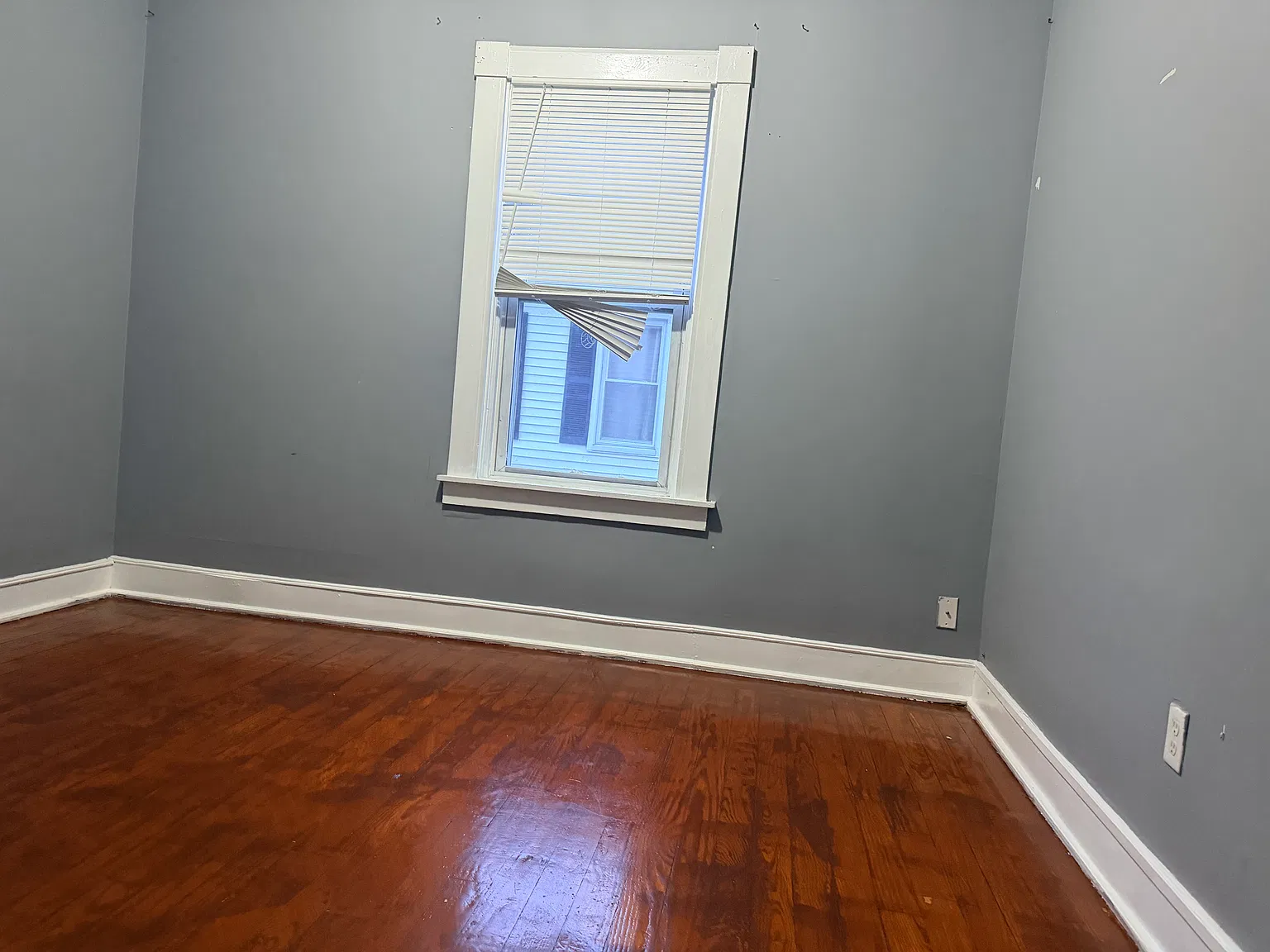 3 bed, $1,700 — Photo 3