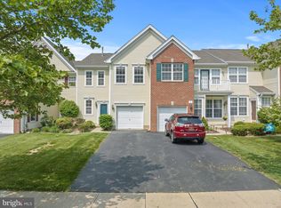 3 Normandy Dr, Princeton Junction, NJ 08550