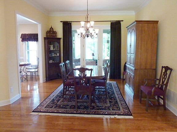 5th image of 158 Tall Pine Dr
