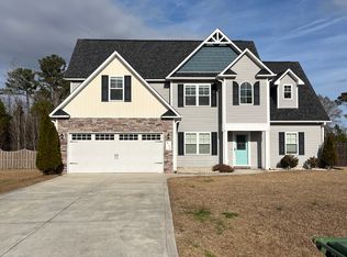 902 Gulf Chase Ct, Sneads Ferry, NC 28460