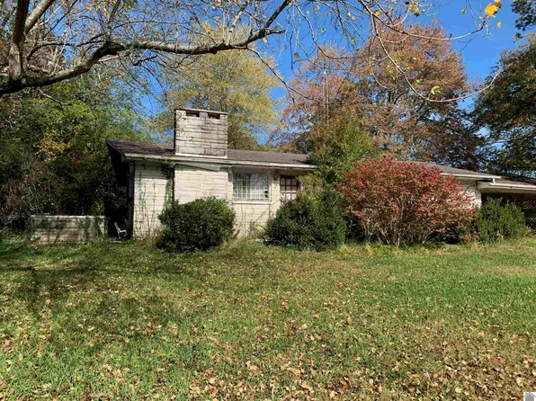 200 Meadow Green Cir, Murray, KY 42071