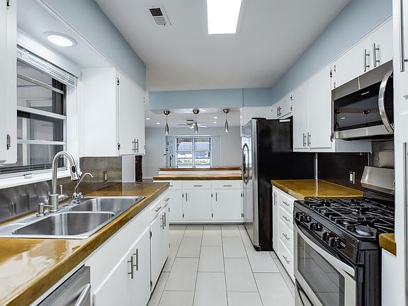 4th image of 1501 Weyford Dr