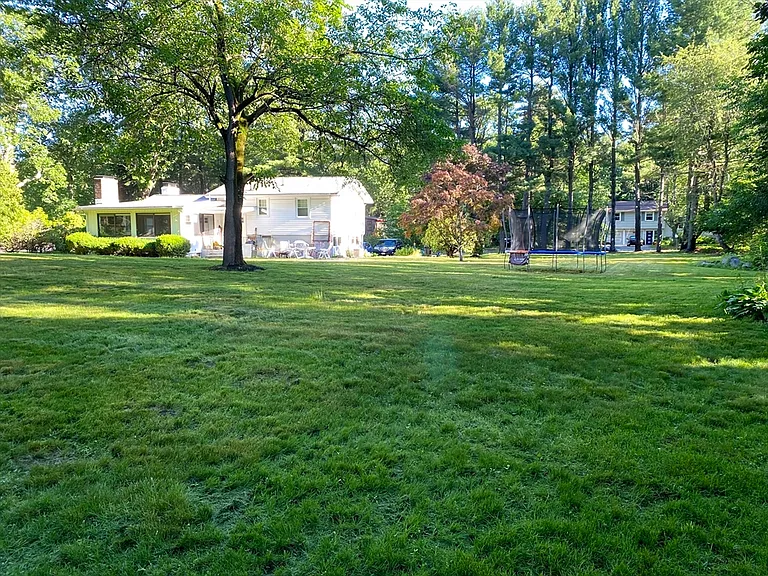 15 Winchester Dr — Photo 4