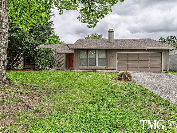 2nd image of 807 SE 141st Ave